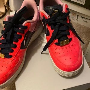 I am selling some Air Force ones